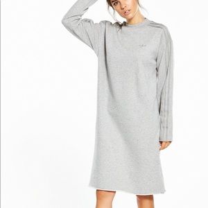 ADIDAS trefoil crew sweat Dress 🤩